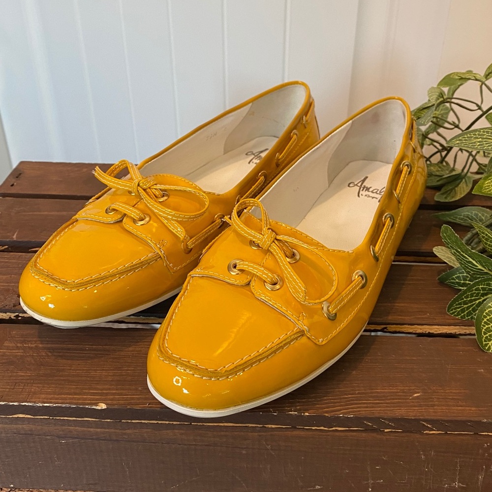 Like New! Vibrant Amalfi Patent Yellow Loafers